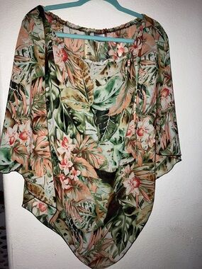 La Palapa Tropical Floral Sheer poncho Shawl Coverup - Green & Peach‎ Adjustable